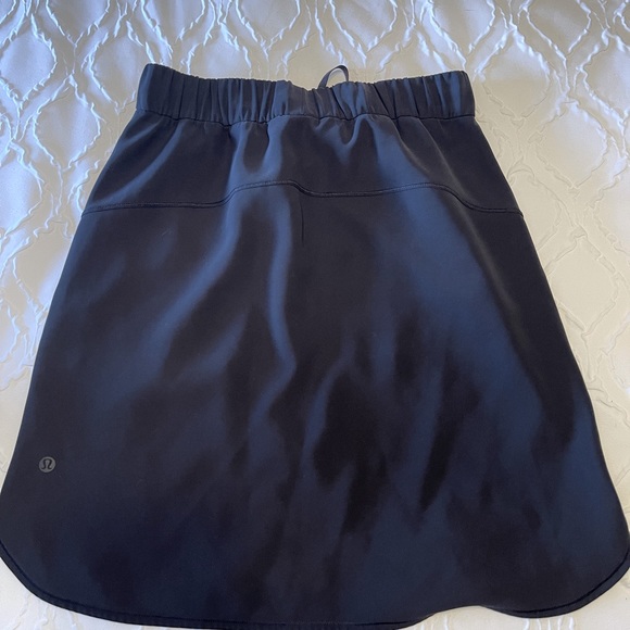 Lululemon on the fly skirt - Picture 2 of 3